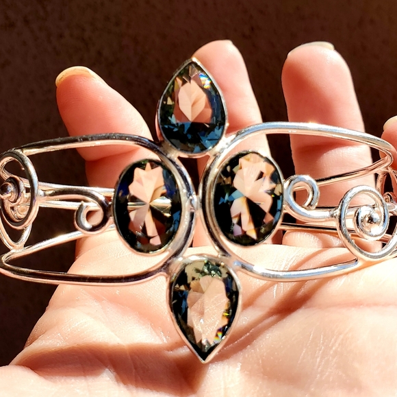 New Absolutely Stunning Paraiba Tourmaline 935 Silver Adjustable Cuff Bracelet. - Picture 7 of 16